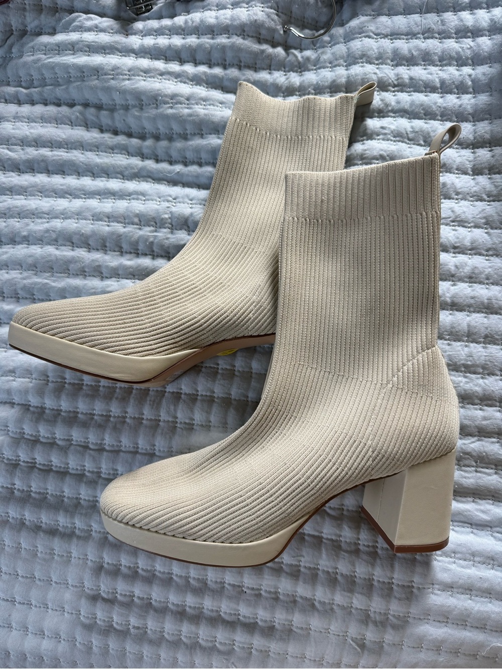 Women 8.5 Cream Knit Block Heel Sock Boots